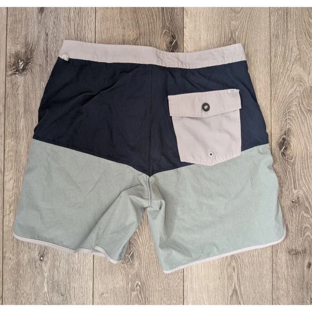 Vuori Cruise Board Shorts 32 Blue Green Color Block
